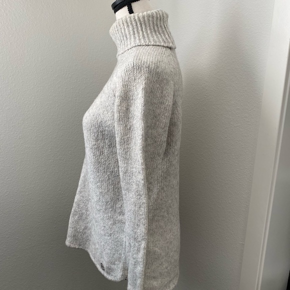 Michael Kors turtleneck sweater - Picture 2 of 5